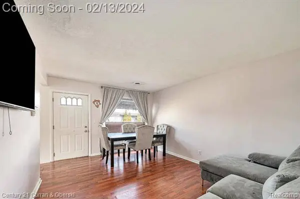 1537 UNIVERSITY Avenue, Lincoln Park, MI 48146