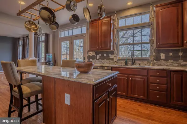 445 RICHWOOD HALL RD, Kearneysville, WV 25430