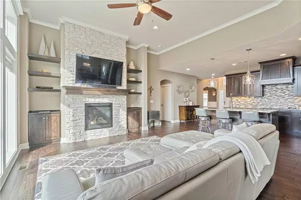 25557 W 144th CT, Olathe, KS 66061