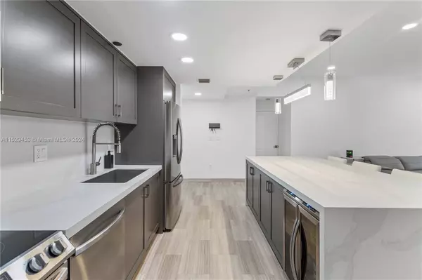 9725 NW 52nd St #101, Doral, FL 33178