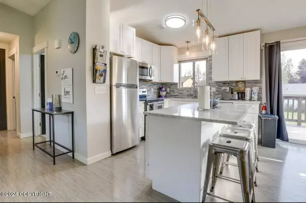 7721 Ascot ST, Anchorage, AK 99502