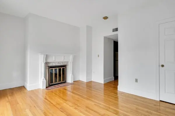 21 Hancock St #3, Boston, MA 02114