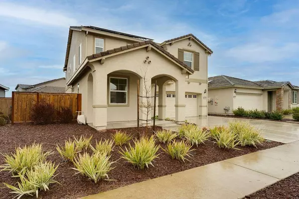 8230 Loyal DR, Sacramento, CA 95829