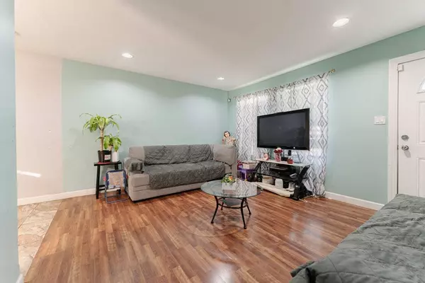 17153 Apple Tree DR, Country Club Hills, IL 60478