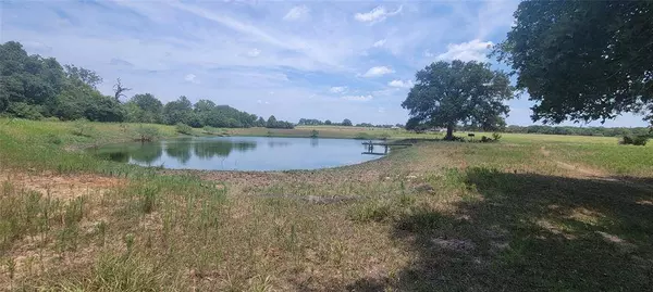 714 County Road 211a, Hallettsville, TX 77964