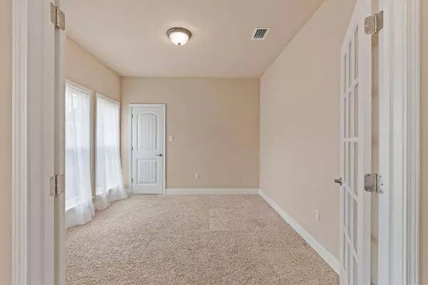 34 N Founders WAY, Hattiesburg, MS 39401