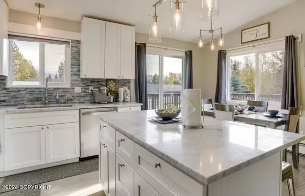 7721 Ascot ST, Anchorage, AK 99502