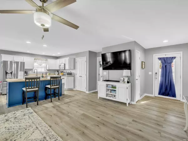 1128 W Cobblefield Drive, Rockport, IN 47635