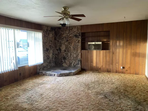 155 Bigham Dr, Central Point, OR 97502