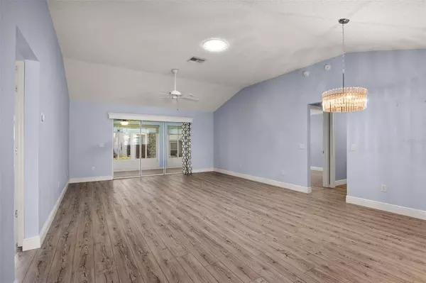 2103 SOUTHFIELD DR, The Villages, FL 32162