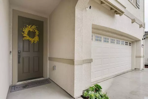 8230 Loyal DR, Sacramento, CA 95829