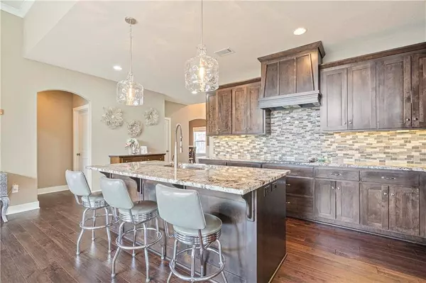 25557 W 144th CT, Olathe, KS 66061