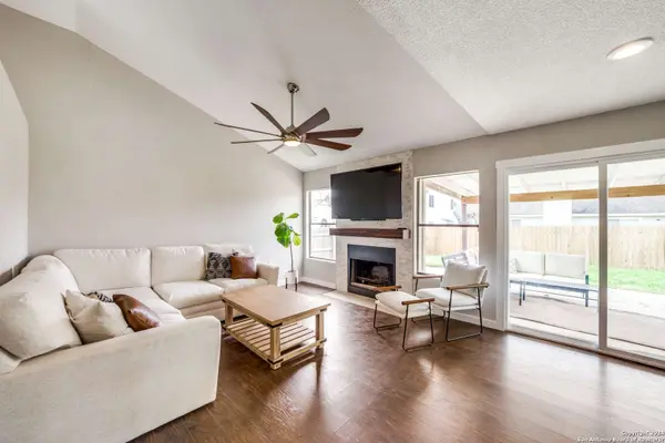 310 HORNBEAN LN, Cibolo, TX 78108-3147