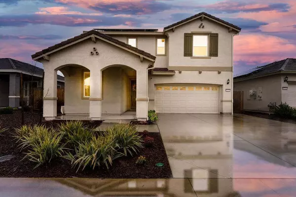 8230 Loyal DR, Sacramento, CA 95829