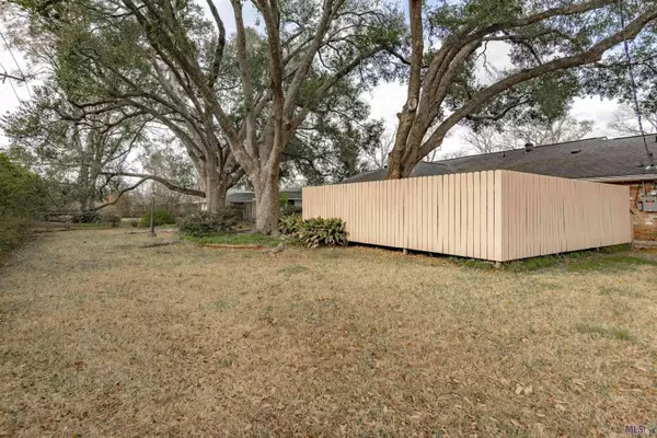 1064 WOODHAVEN ST, Baton Rouge, LA 70815