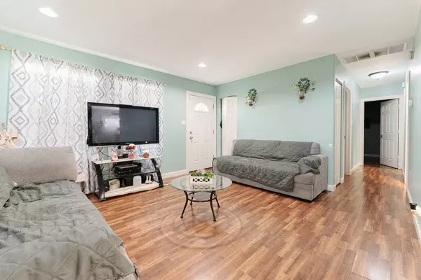 17153 Apple Tree DR, Country Club Hills, IL 60478