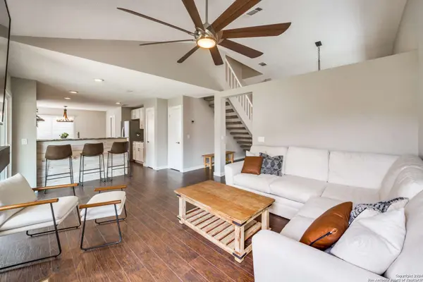 310 HORNBEAN LN, Cibolo, TX 78108-3147