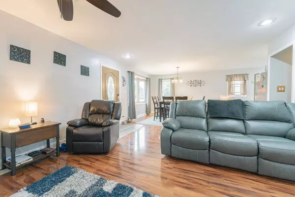 7738 W 81st ST, Bridgeview, IL 60455