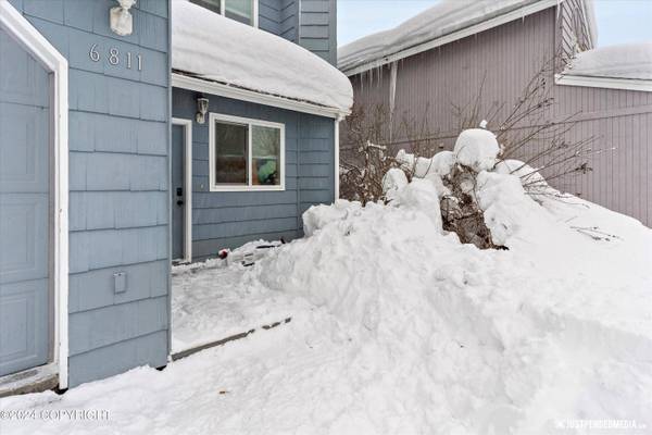 6811 Baxter Terrace CIR, Anchorage, AK 99504