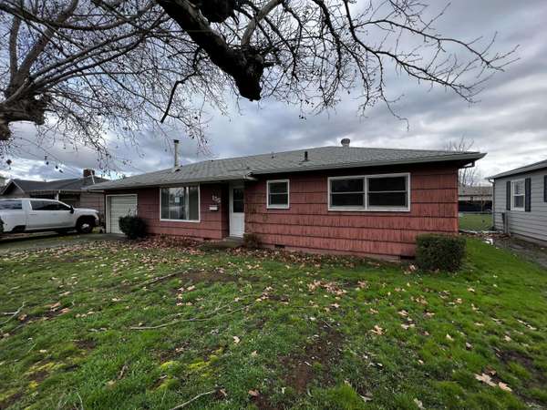 155 Bigham Dr, Central Point, OR 97502