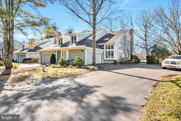 304 SUNSHINE LAKES DR, Voorhees, NJ 08043