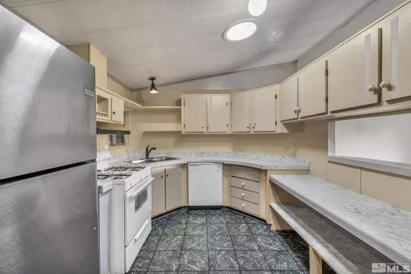 4770 Rampion Way, Reno, NV 89433-8322