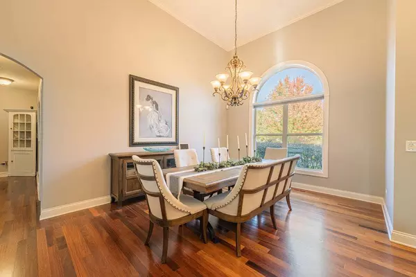 13002 Silverleaf CT, Plainfield, IL 60585