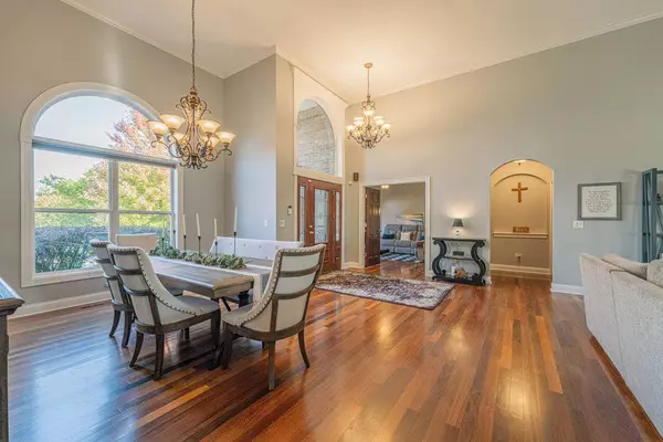 13002 Silverleaf CT, Plainfield, IL 60585