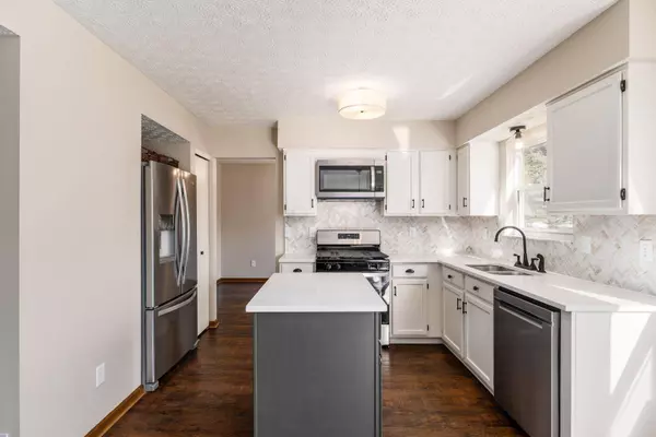 1000 Beaujolais Place, Galloway, OH 43119