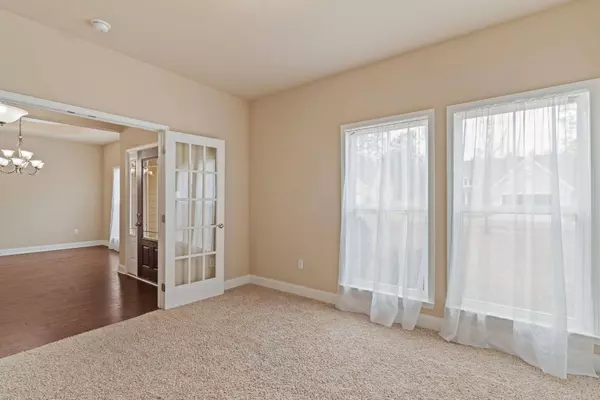 34 N Founders WAY, Hattiesburg, MS 39401