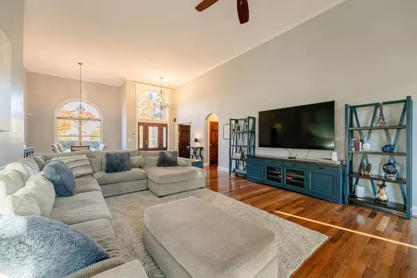 13002 Silverleaf CT, Plainfield, IL 60585