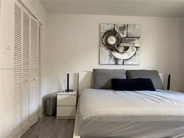 1750 W 56th St #107, Hialeah, FL 33012