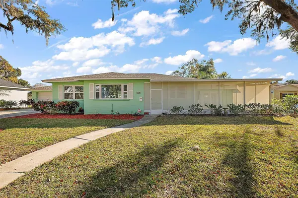 718 S 9TH ST, Leesburg, FL 34748