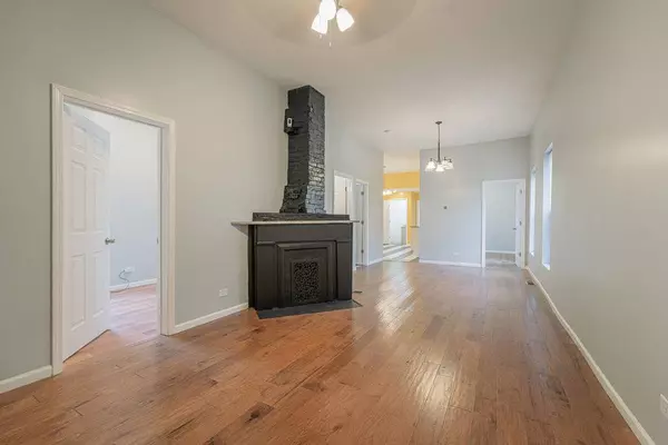 10235 S Wallace ST, Chicago, IL 60628