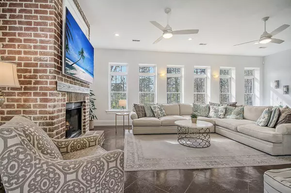 3880 Laurel Point Ln, Johns Island, SC 29455