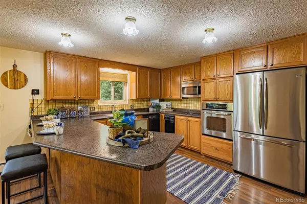 98 Button Rock RD, Lyons, CO 80540