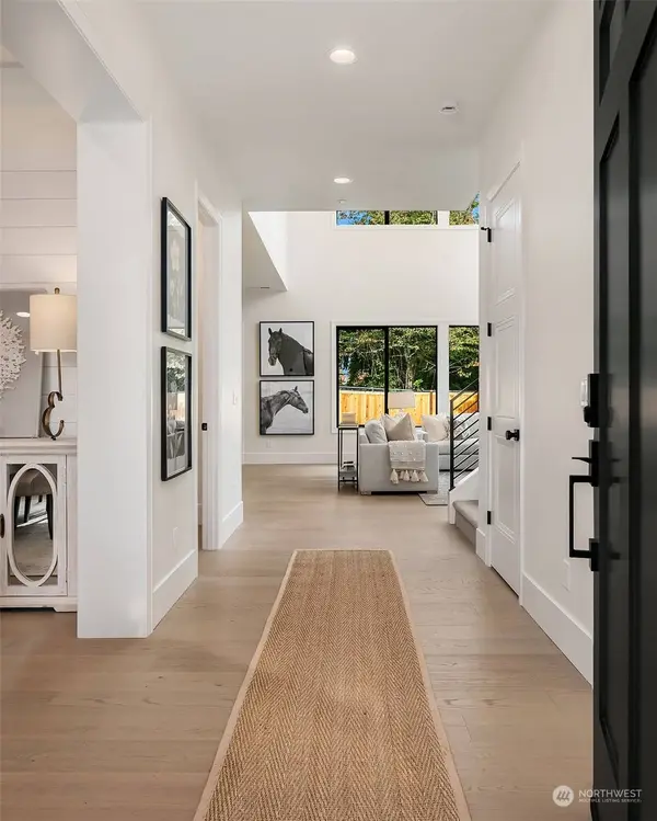 13038 NE 113th ST, Kirkland, WA 98033