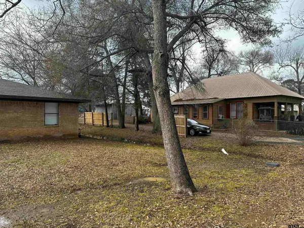 218 N Washington Ave, Alto, TX 75925