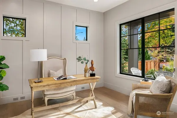 13038 NE 113th ST, Kirkland, WA 98033