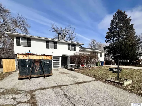 2808 Bonnie Street, Bellevue, NE 68147