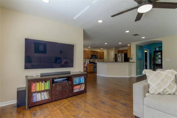 3200 HERNE BAY CT, Land O Lakes, FL 34638