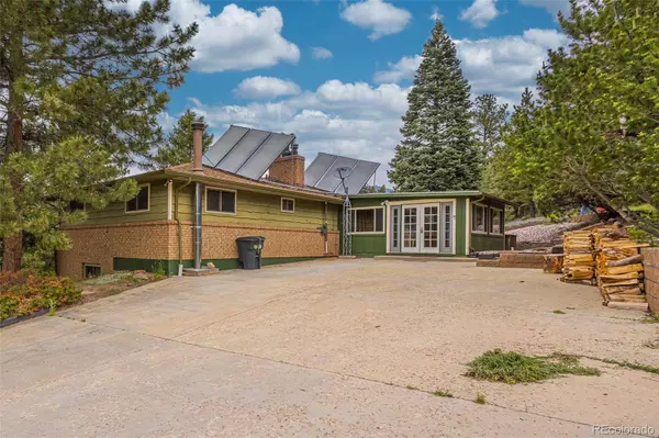 98 Button Rock RD, Lyons, CO 80540