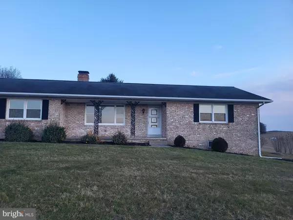 252 SAINT BARTHOLOMEW RD, Hanover, PA 17331