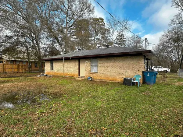 218 N Washington Ave, Alto, TX 75925