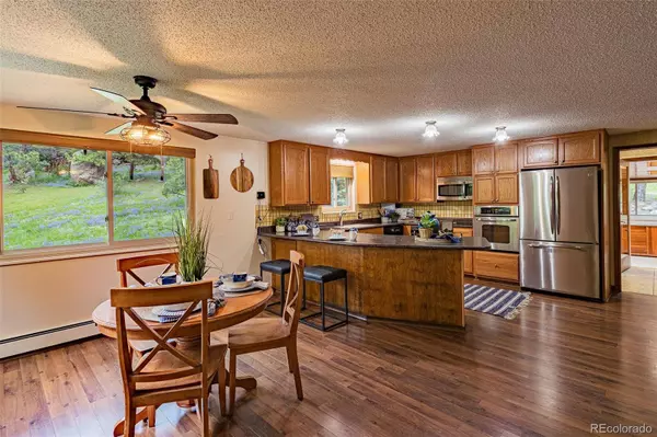 98 Button Rock RD, Lyons, CO 80540