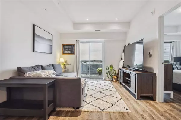 16 Markle Cres #513, Hamilton, ON L9G 0H4