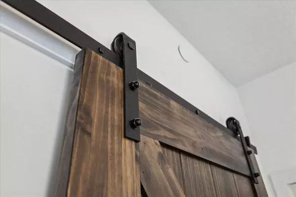 16 Markle Cres #513, Hamilton, ON L9G 0H4