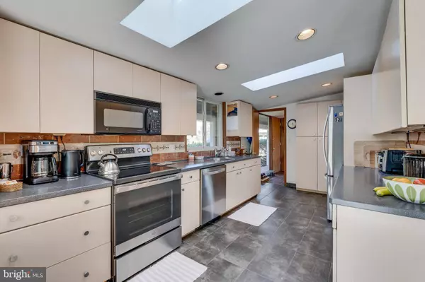 17928 POND RD, Ashton, MD 20861