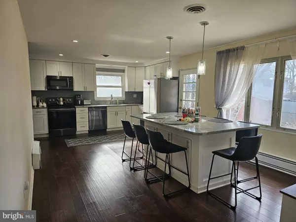 202 CLEVELAND AVE, Cherry Hill, NJ 08002