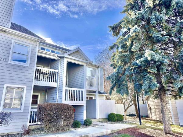 1529 N Oakhill Drive #C-8, South Bend, IN 46637-5679